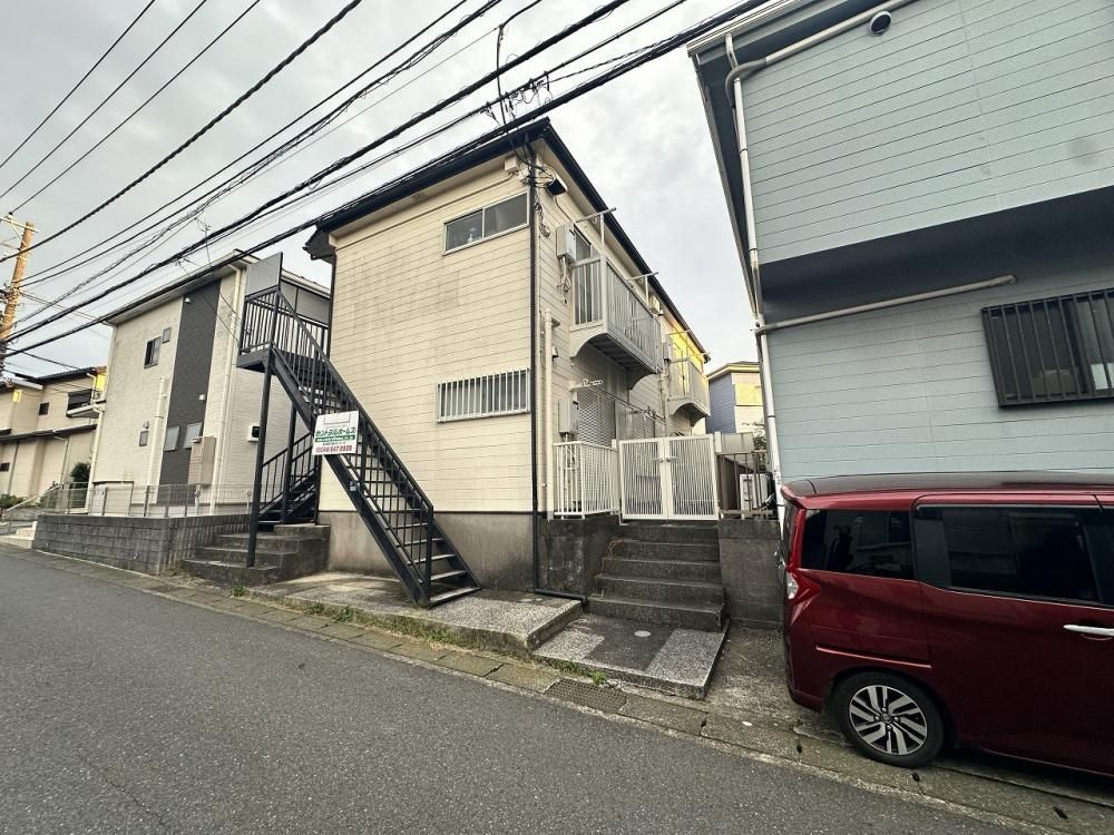 �_�ސ쌧���{��s���2����16-4�̃A�p�[�g�̌����O��