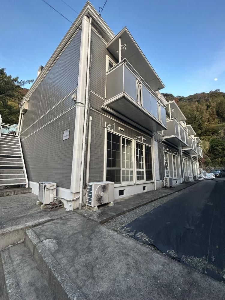 �_�ސ쌧���{��s��2����13-6�̃A�p�[�g�̌����O��