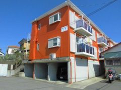 �_�ސ쌧���{��s���2����15-4�̃A�p�[�g�̌����O��